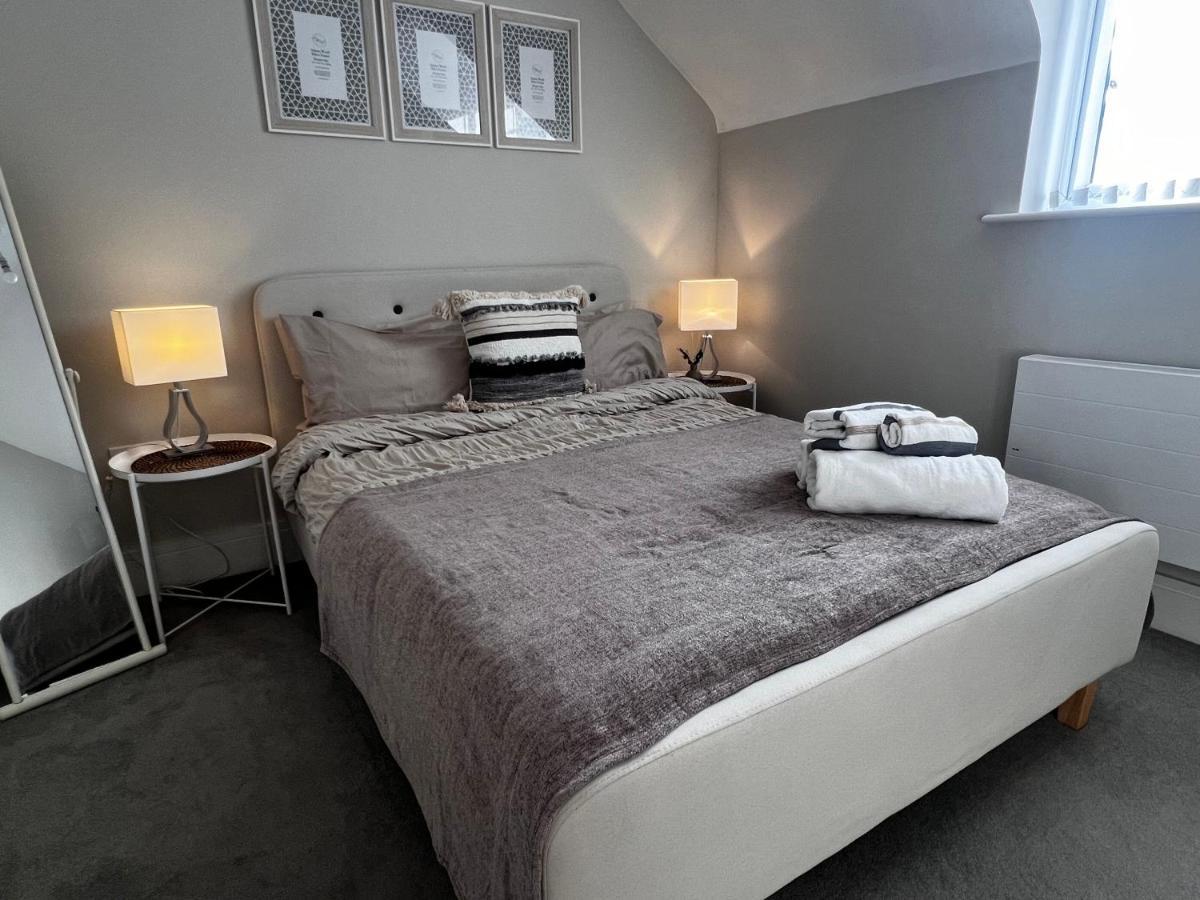 Lakeside Lux Bedroom With Parking, M4 Jct 11, Next To Train Station Reading Exterior photo