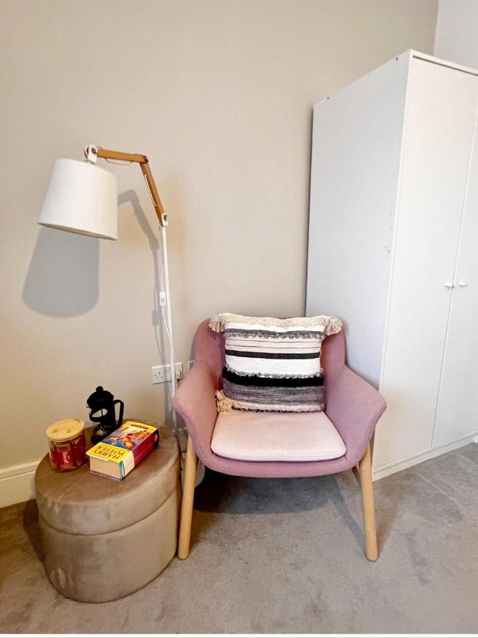 Lakeside Lux Bedroom With Parking, M4 Jct 11, Next To Train Station Reading Exterior photo